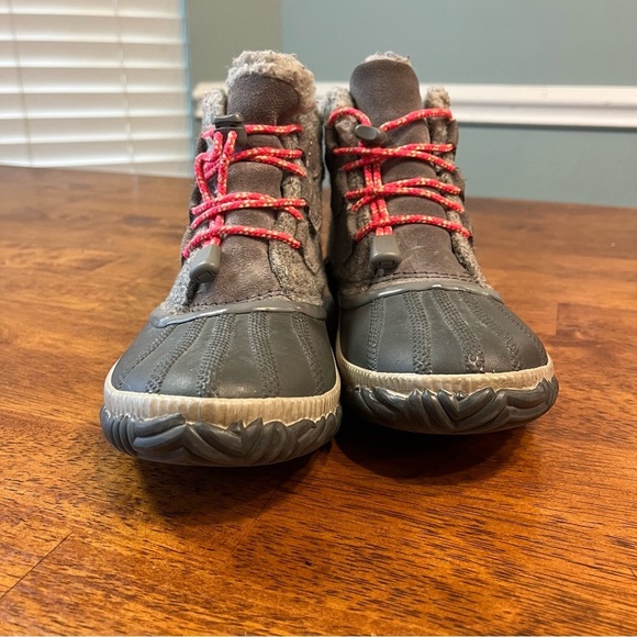 Sorel Out N About short boot bootie gray size 6 - Picture 6 of 10